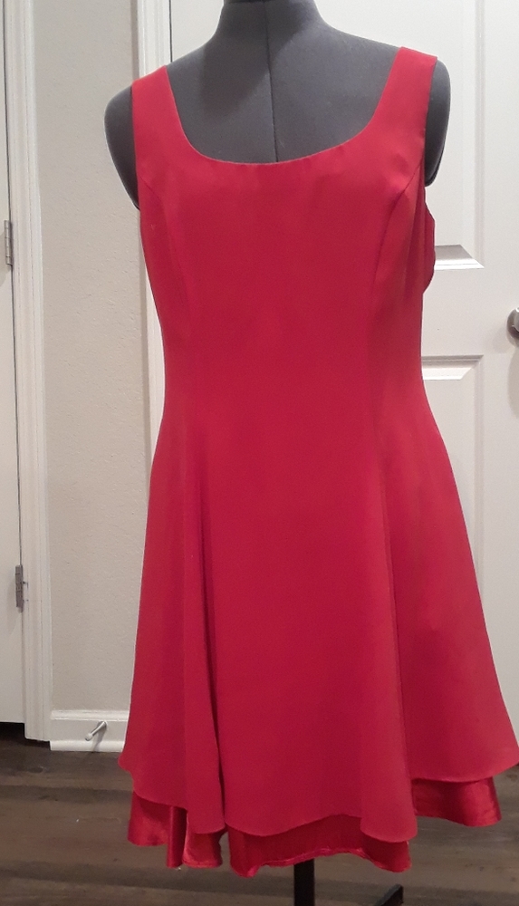 Sassy Sleeveless Red‎ Dress